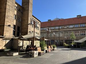 Wohnt hier jemand? Die Alte Münze, vom Innenhof aus gesehen. 