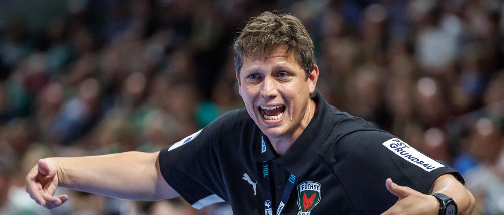 Der neue Füchse-Trainer Nicolej Krickau hat noch nicht so viel zu lachen.