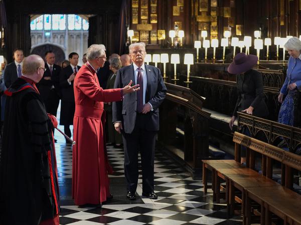 U.S. President Donald Trump and first lady Melania Trump receive a tour of St. George's Chapel at Windsor Castle, Windsor, England, Wednesday, Sept. 17, 2025.  Evan Vucci/Pool via REUTERS