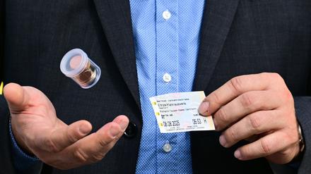 Ein Einzelticket kostet ab Januar wohl erstmals mehr als 4 Euro. (Archivbild)