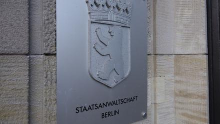 15 Anschriften wurden im Auftrag der Staatsanwaltschaft durchsucht. (Symbolbild)