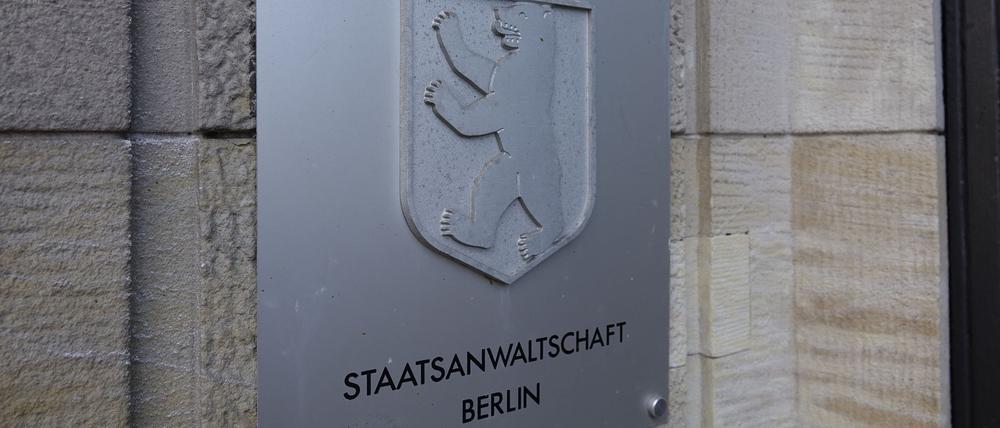 15 Anschriften wurden im Auftrag der Staatsanwaltschaft durchsucht. (Symbolbild)