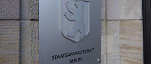 15 Anschriften wurden im Auftrag der Staatsanwaltschaft durchsucht. (Symbolbild)