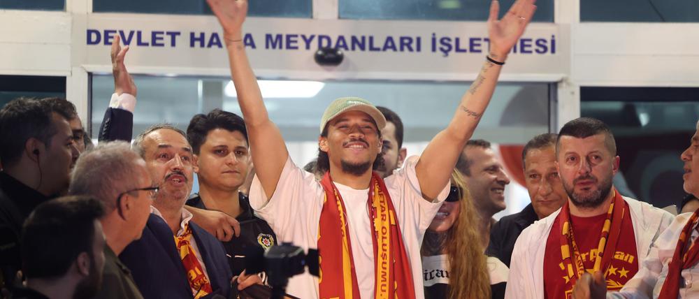 Leroy Sané gastiert mit Galatasaray Istanbul bei Eintracht Frankfurt.