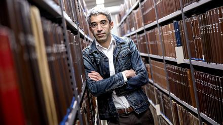 ZLB-Chef Jonas Fansa hofft, dass es für seine Bibliothek bald einen neuen Standort geben wird. (Archivbild)