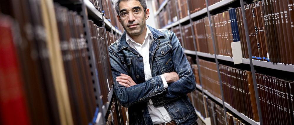 ZLB-Chef Jonas Fansa hofft, dass es für seine Bibliothek bald einen neuen Standort geben wird. (Archivbild)