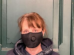 Frau E.-P. im Bürgeramt Steglitz.