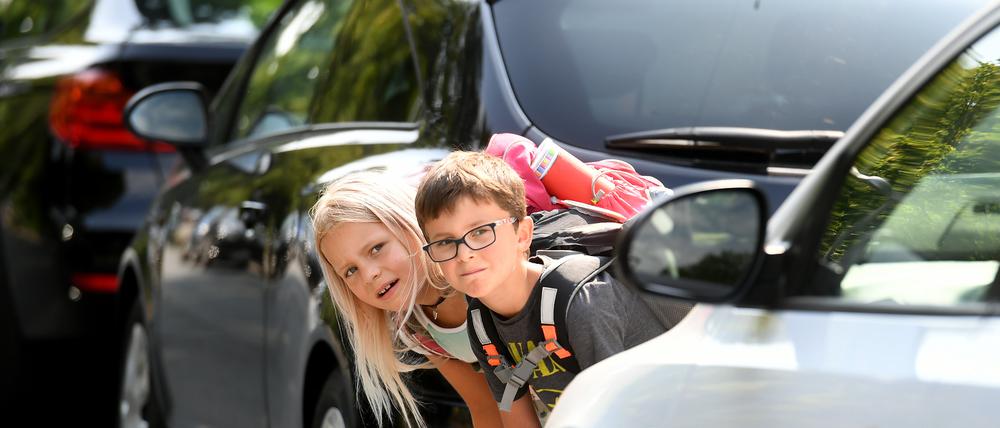 Fehlende Querungsmöglichkeiten sind ein Hauptproblem auf dem Schulweg vieler Kinder in Berlin.