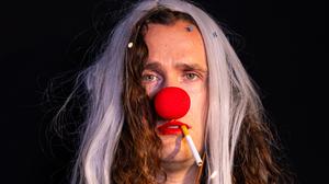 Das Theater als einen Ort der Möglichkeiten. Ariel Efraim Ashbel ist es mit „My Kingdom for a Joke“ ernst.