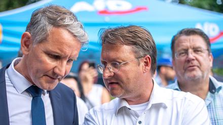 2023 wurde Sesselmann Landrat und feierte den Wahlsieg mit AfD-Rechtsaußen Björn Höcke.