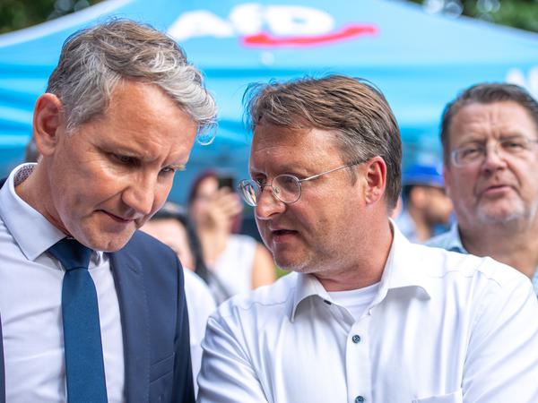2023 wurde Sesselmann Landrat und feierte den Wahlsieg mit AfD-Rechtsaußen Björn Höcke.