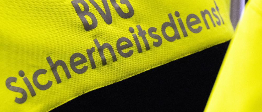 Die Berliner Verkehrsbetriebe (BVG) haben weniger Straftaten registriert. (Illustration) 