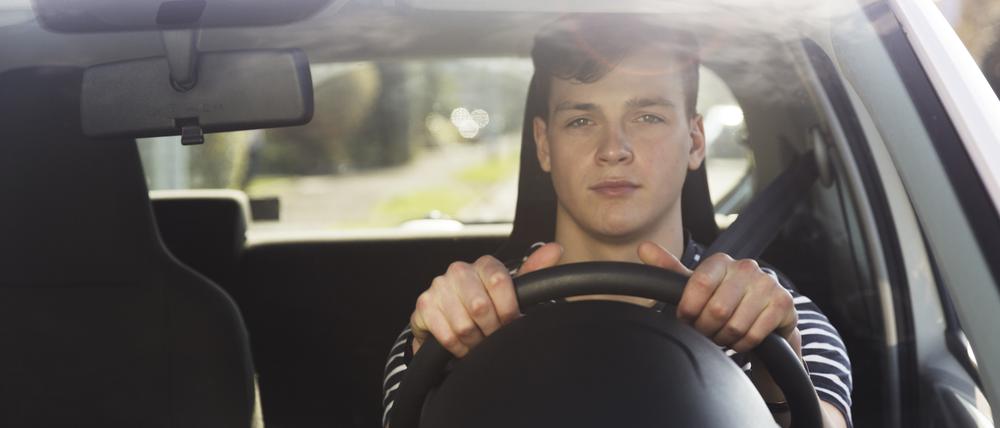 Fahrschüler zahlen heute oft mehr als 4000 Euro für den Führerschein. Aber war es früher wirklich so viel billiger?