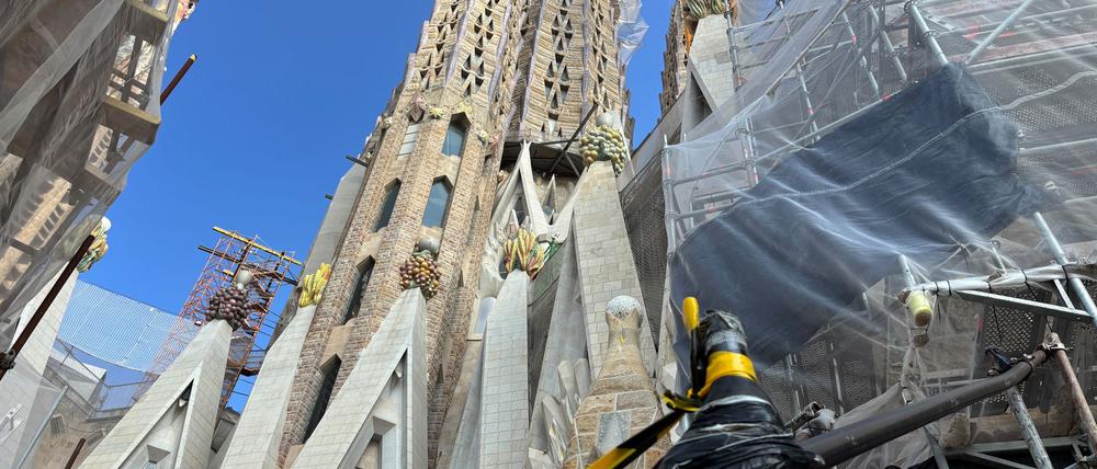 Auch nach mehr als 140 Jahre nach der Grundsteinlegung ist die Sagrada Familia noch eine große Baustelle. In etwa zehn Jahren könnte die Basilika fertig sein.