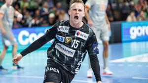 Spielmacher Tobias Gröndahl bejubelt den Heimsieg gegen Aalborg.