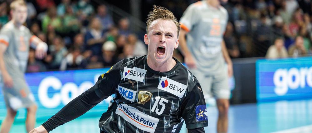 Spielmacher Tobias Gröndahl bejubelt den Heimsieg gegen Aalborg.