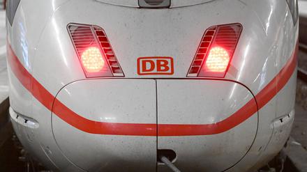 Die Bahn hat auf der ICE-Strecke zwischen München und Berlin eine weitere Engstelle beseitigt. (Symbolbild)