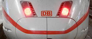 Die Bahn hat auf der ICE-Strecke zwischen München und Berlin eine weitere Engstelle beseitigt. (Symbolbild)