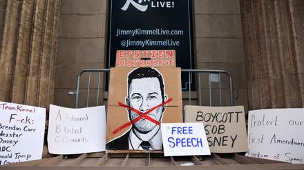 Signs are arranged during a protest at the El Capitan Entertainment Centre, where "Jimmy Kimmel Live!" was recorded for broadcast, following his suspension for remarks he made regarding Charlie Kirk’s assassination, on Hollywood Boulevard in Los Angeles, California, U.S. September 18, 2025.  REUTERS/David Swanson