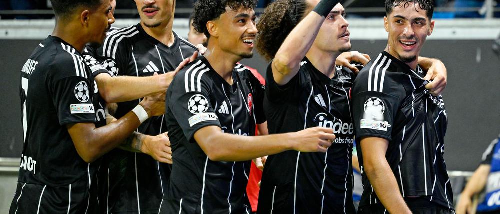 Die Spieler von Eintracht Frankfurt hatten zum Champions-League-Auftakt viel Grund zum Jubel.