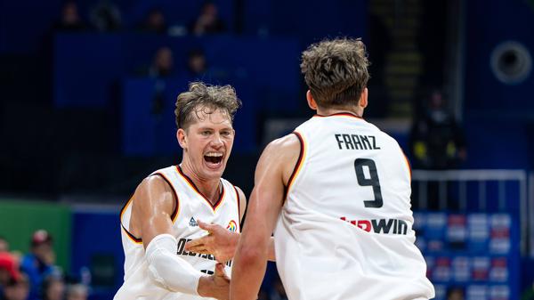 Bei der EM fehlte Moritz Wagner (links) verletzt, die Weltmeisterschaft gewann er aber zusammen mit seinem jüngeren Bruder Franz.