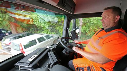  Fahrer Maik Ehlert arbeitet seit 30 Jahren für das städtische Unternehmen.