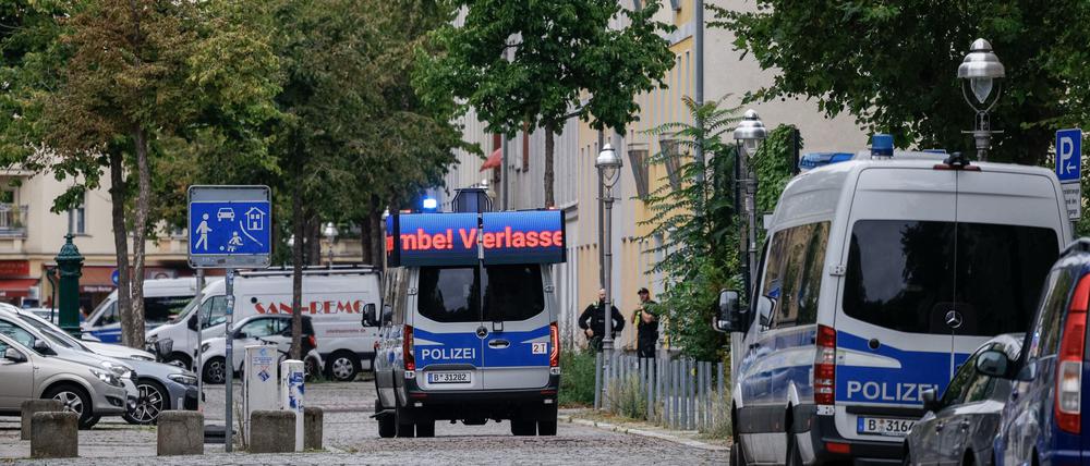 Nach dem Fund einer Bombe aus dem Zweiten Weltkrieg beginnen die Evakuierungen im Stadtteil Spandau.