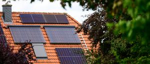 Die Solarindustrie in Deutschland steckt in der Krise und kann dem Preisdruck durch die chinesische Konkurrenz kaum standhalten. Im Sommer meldete auch der Solarglashersteller Glasmanufaktur Brandenburg GmbH im südbrandenburgischen Tschernitz Insolvenz an. (Symbolbild)