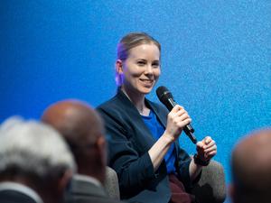 Die Journalistin und Autorin Julia Ruhs 