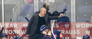 Coach Serge Aubin musste mit den Eisbären Berlin eine bittere Niederlage in Mannheim hinnehmen. (Archivbild)