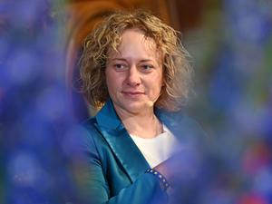 Die Auszeichnung mit dem mit einer Million Euro dotierten Preis würdigt die Arbeit von Stephanie Wehner zum Quanteninternet - einem ultraschnellen und extrem sicheren Computernetzwerk.