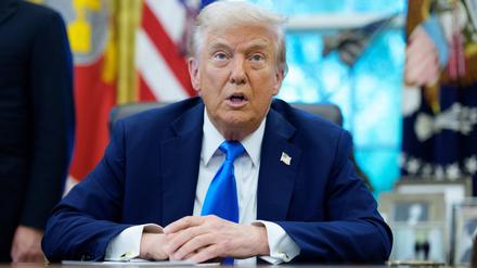 Donald Trump sitzt im Weißen Haus.