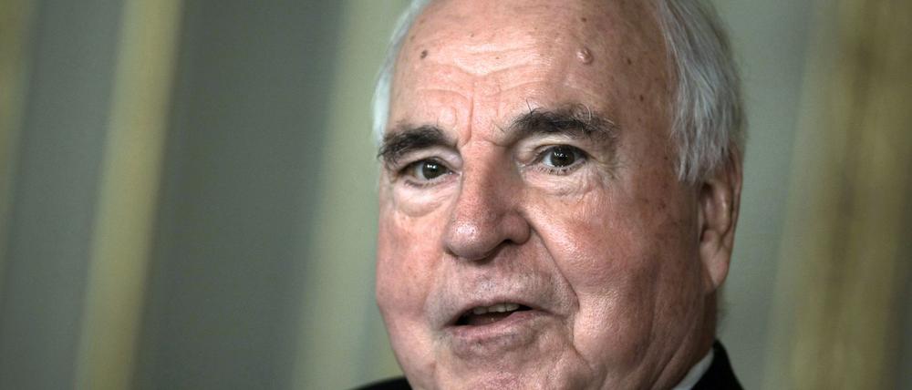 Nach Altbundeskanzler Helmut Kohl soll in Berlin-Mitte künftig eine Straße erinnern. (Archivbild)