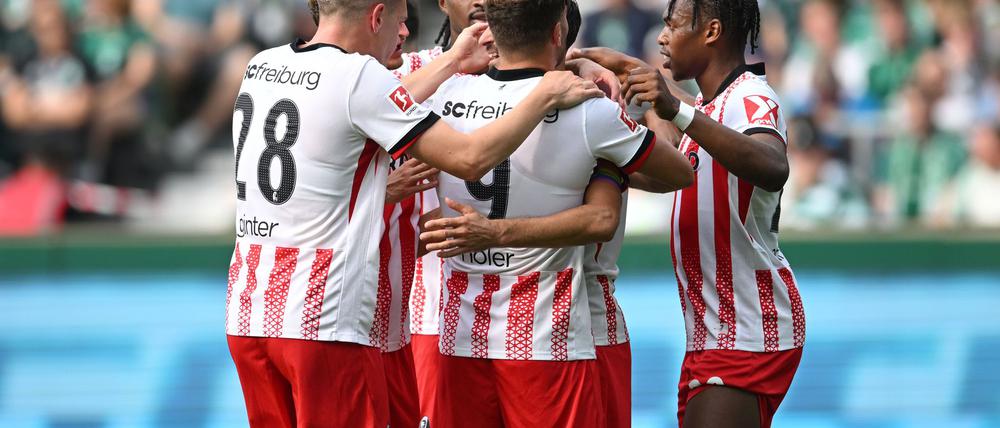 Jubel beim SC Freiburg: In Bremen gelang den Bremern der zweite Saisonsieg.