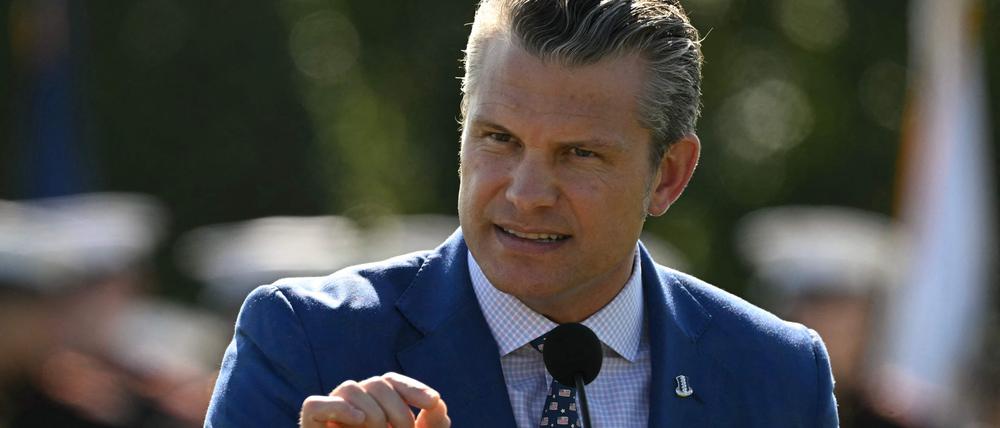 US-Verteidigungsminister Pete Hegseth spricht während der Feier zum Nationalen Tag der Anerkennung von Kriegsgefangenen und Vermissten 2025 im Pentagon in Washington, DC, am 19. September 2025.
