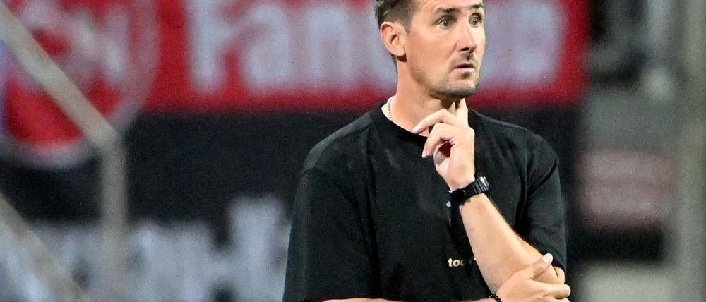 Endlich Sieger: Miroslav Klose sah seine Mannschaft lange vergeblich anrennen.