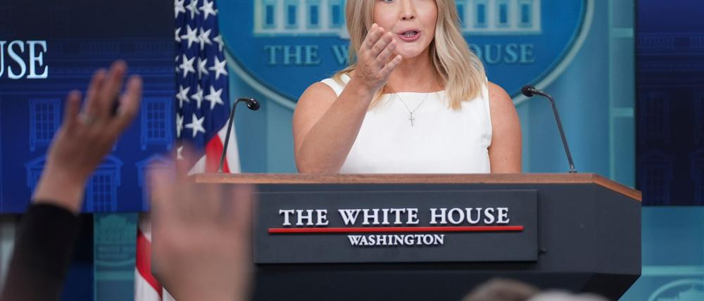 Trumps Sprecherin Karoline Leavitt stellt klar, dass die Visa-Gebühr nicht jährlich erhoben wird.
