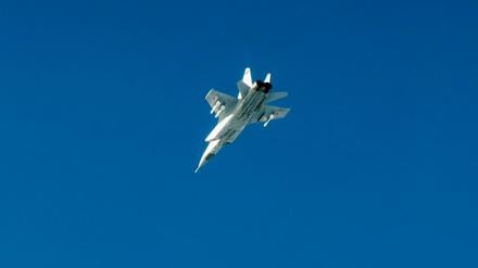 Dieses Bild soll einen russischen MiG-31-Jet über der Ostsee zeigen.