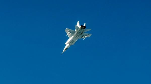 Dieses Bild soll einen russischen MiG-31-Jet über der Ostsee zeigen.