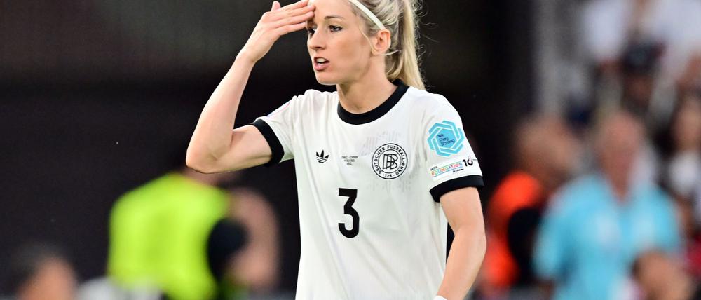 Kathrin Hendrich spricht über Anfeindungen im Netz.