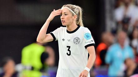 Kathrin Henrich sah im EM-Viertelfinale die Rote Karte nach einer Tätlichkeit.