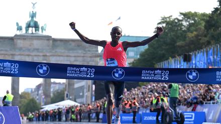 Der Kenianer Sabastian Sawe hat den 51. Berlin-Marathon gewonnen.