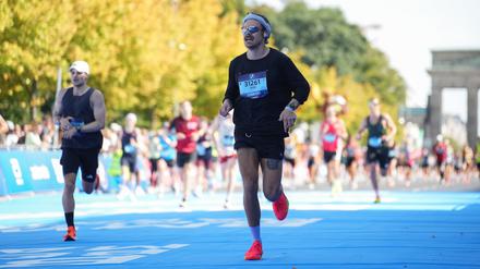 Als Sted Sarandos lief Harry Styles am Sonntag den Berlin-Marathon.