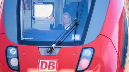 Die designierte neue Bahnchefin hat vor einigen Monaten selbst einen Lokführerschein absolviert.