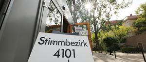 Noosha Aubel (parteilos) und Severin Fischer (SPD) wollen neues Potsdamer Stadtoberhaupt werden.