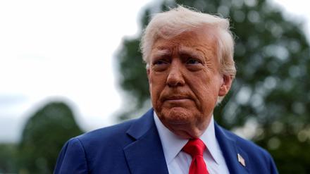 US-Präsident Donald Trump verlässt das Weiße Haus auf dem Weg nach Glendale, Arizona (21. September).