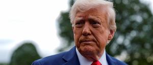 US-Präsident Donald Trump verlässt das Weiße Haus auf dem Weg nach Glendale, Arizona (21. September).