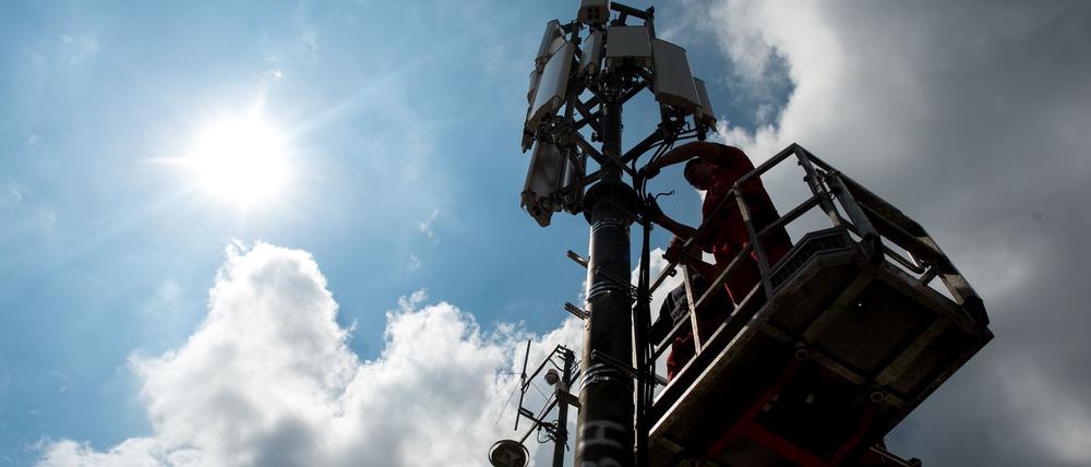 Vodafone Deutschland wird das veraltete Mobilfunknetz GSM (2G) zwei Jahre früher als geplant abschalten. (Archivfoto)