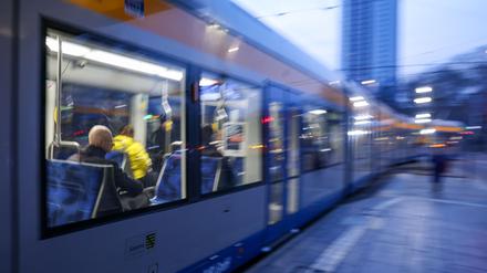 Den ÖPNV nutzten im ersten Halbjahr 5,7 Milliarden Menschen. (Archivbild)