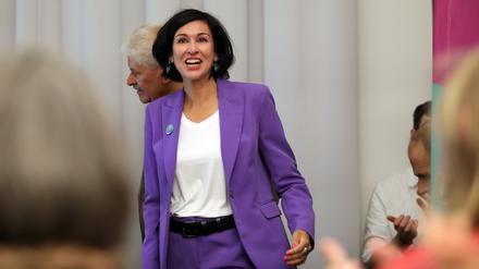 Noosha Aubel (parteilos), die in der ersten Runde der Potsdamer OB-Wahl 2025 gewonnen hat.